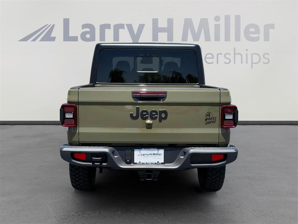 new 2025 Jeep Gladiator car, priced at $45,524