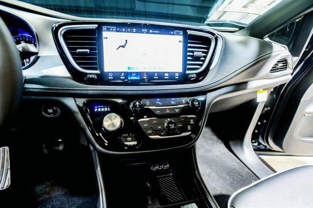 new 2025 Chrysler Pacifica car, priced at $49,432