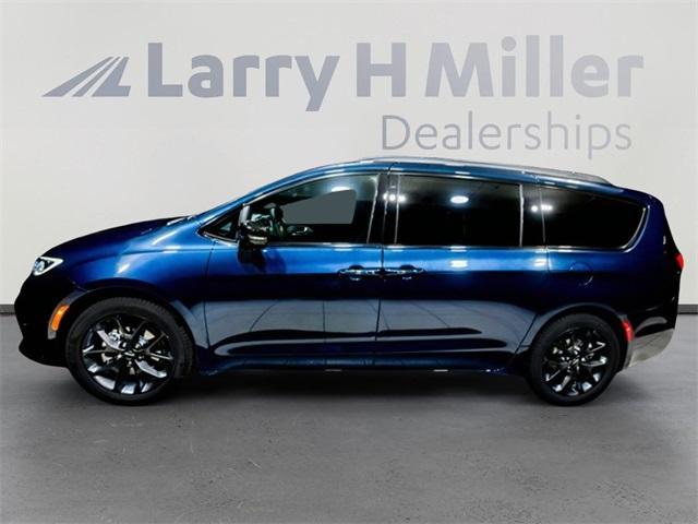 new 2025 Chrysler Pacifica car, priced at $51,432