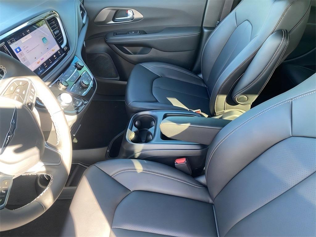 new 2026 Chrysler Pacifica car, priced at $44,565