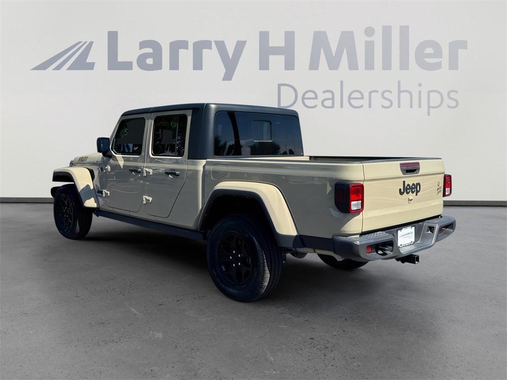 used 2022 Jeep Gladiator car, priced at $35,000
