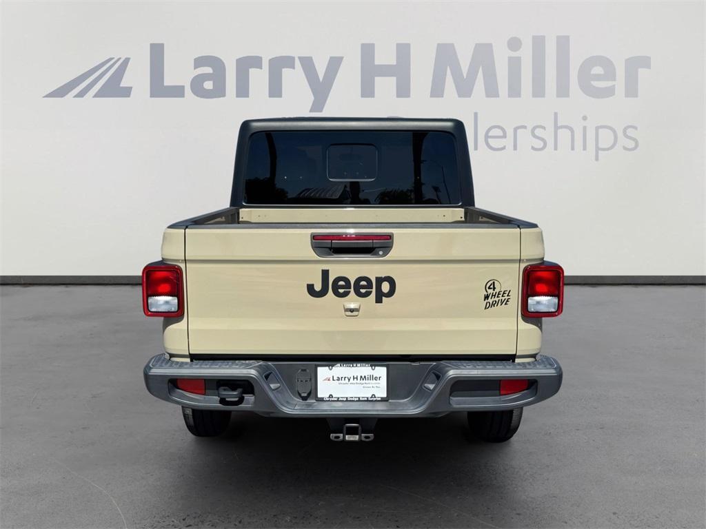 used 2022 Jeep Gladiator car, priced at $35,000