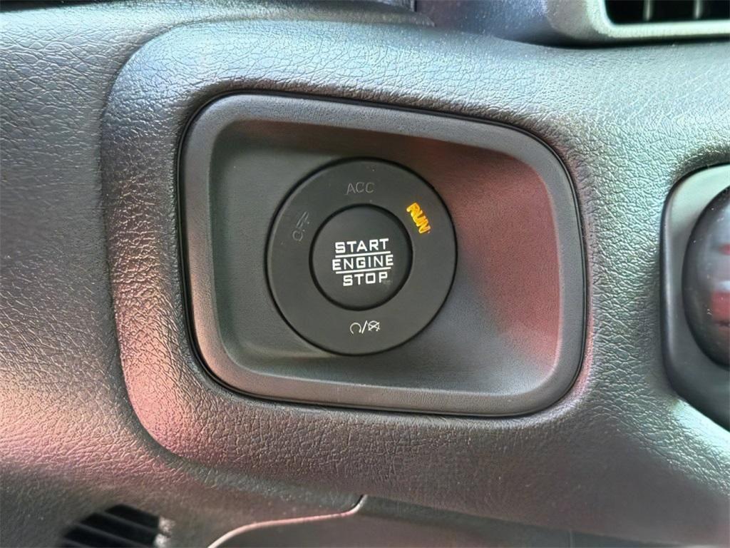 new 2025 Jeep Gladiator car, priced at $42,074