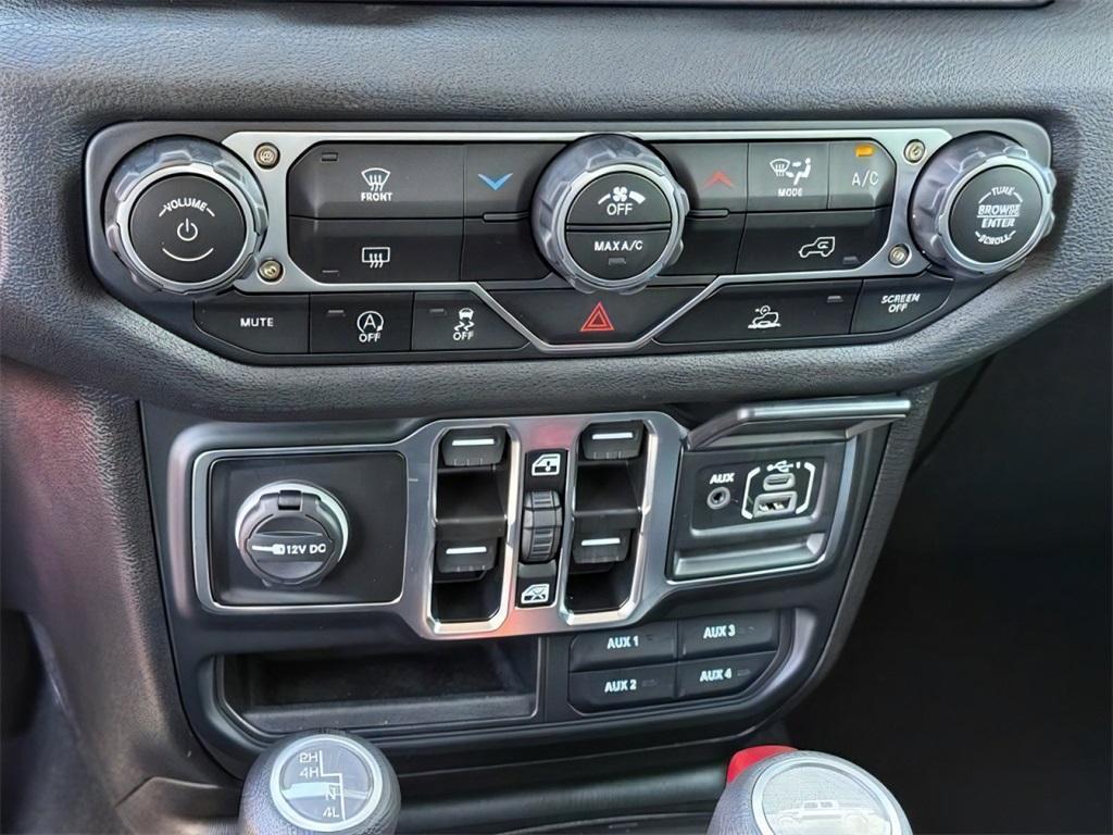 new 2025 Jeep Gladiator car, priced at $42,074
