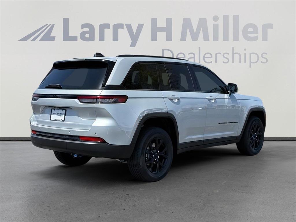 new 2025 Jeep Grand Cherokee car, priced at $39,122