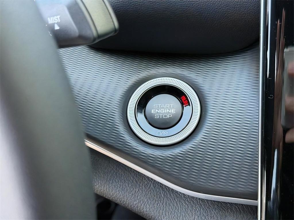 new 2025 Jeep Grand Cherokee car, priced at $39,122