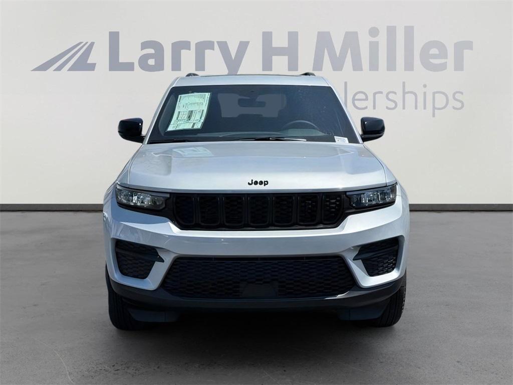 new 2025 Jeep Grand Cherokee car, priced at $39,122