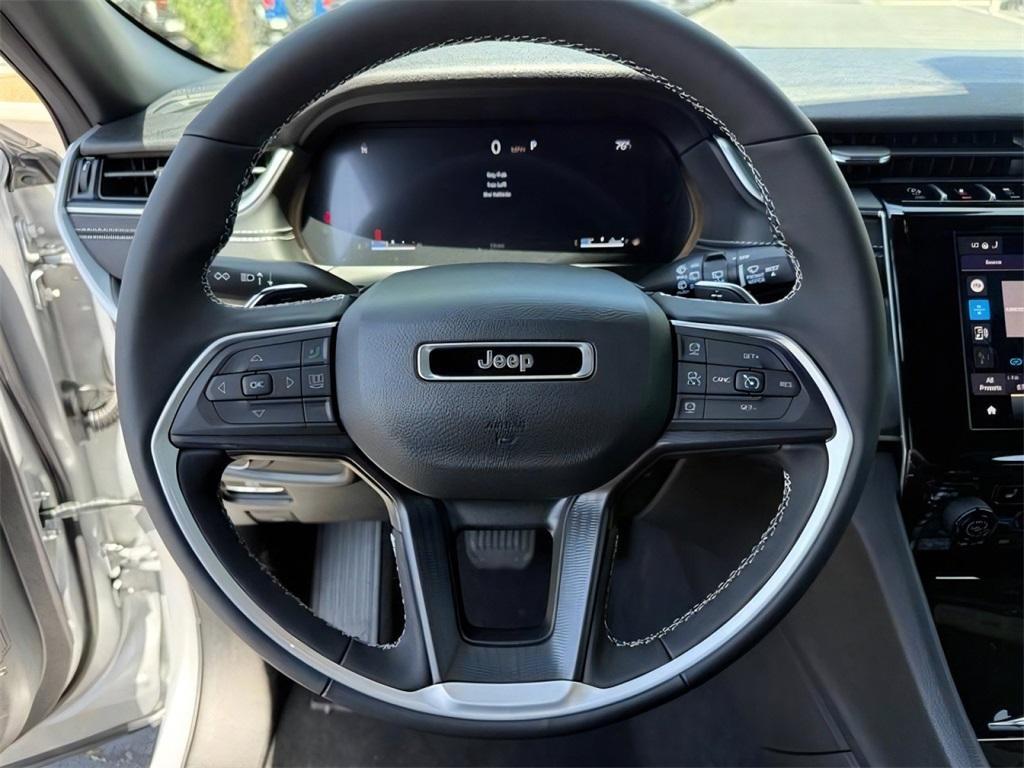 new 2025 Jeep Grand Cherokee car, priced at $39,122