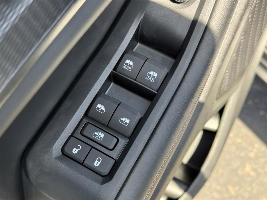 new 2025 Jeep Grand Cherokee car, priced at $39,122
