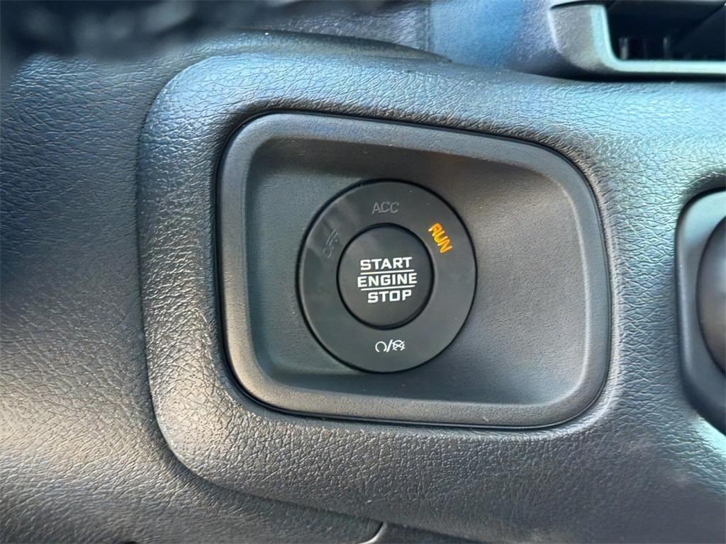 new 2025 Jeep Gladiator car, priced at $45,167
