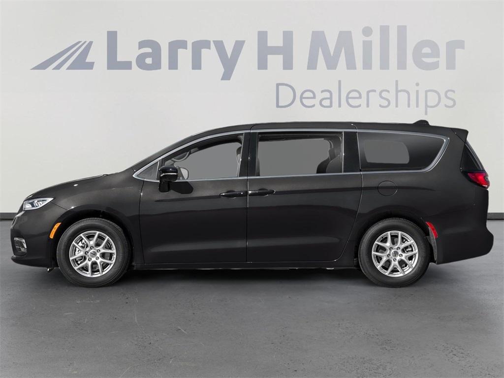 new 2025 Chrysler Pacifica car, priced at $43,879