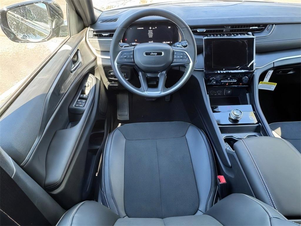 new 2025 Jeep Grand Cherokee car, priced at $36,822