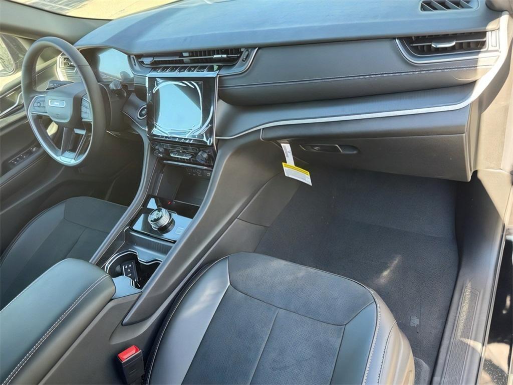 new 2025 Jeep Grand Cherokee car, priced at $36,822