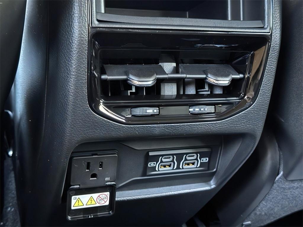 new 2025 Jeep Grand Cherokee car, priced at $36,822