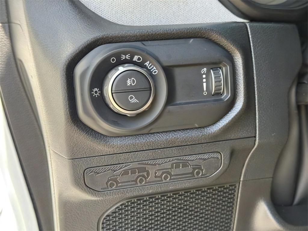 new 2025 Jeep Gladiator car, priced at $44,572