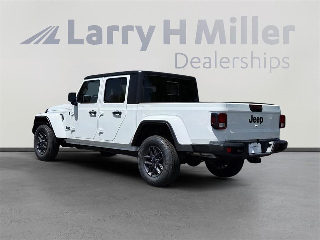 new 2025 Jeep Gladiator car, priced at $44,572
