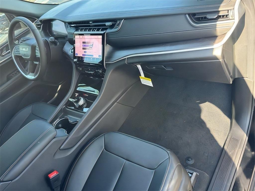 new 2025 Jeep Grand Cherokee car, priced at $45,087