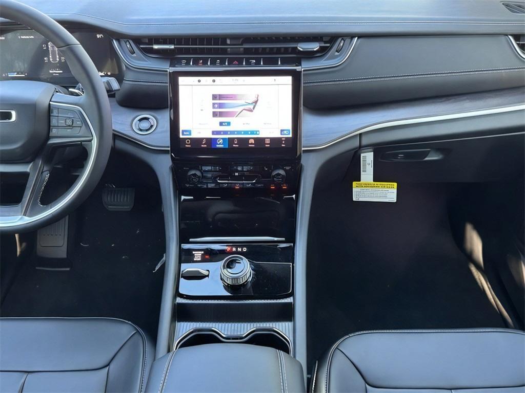 new 2025 Jeep Grand Cherokee car, priced at $45,087