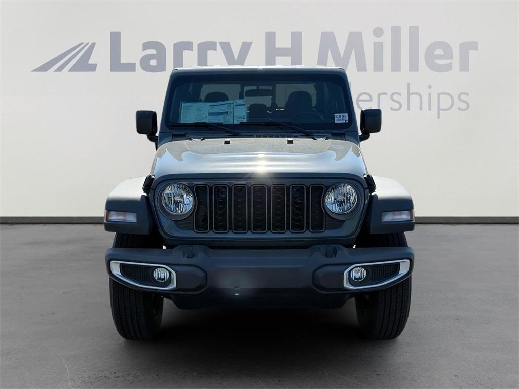 new 2025 Jeep Gladiator car, priced at $37,639