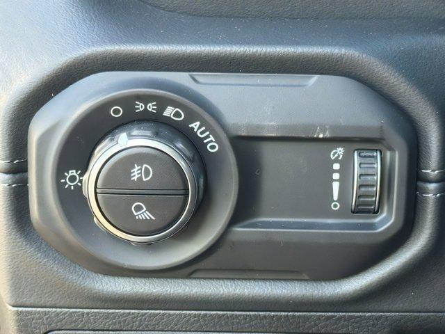 new 2025 Jeep Gladiator car, priced at $44,782