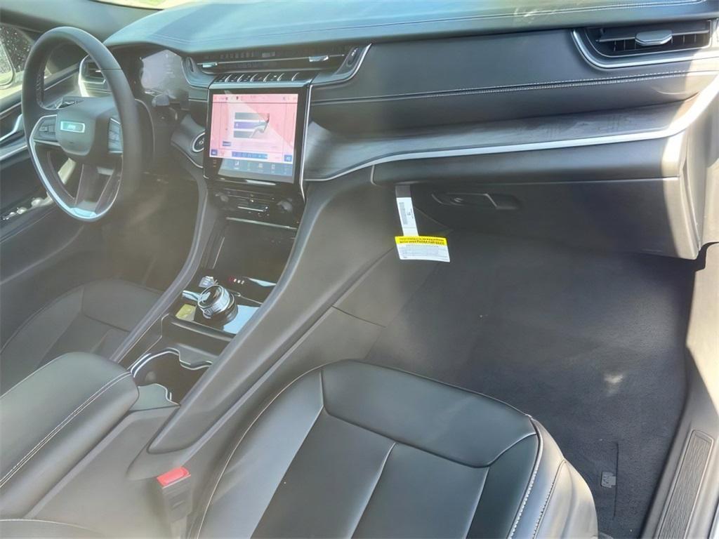 new 2025 Jeep Grand Cherokee car, priced at $45,853