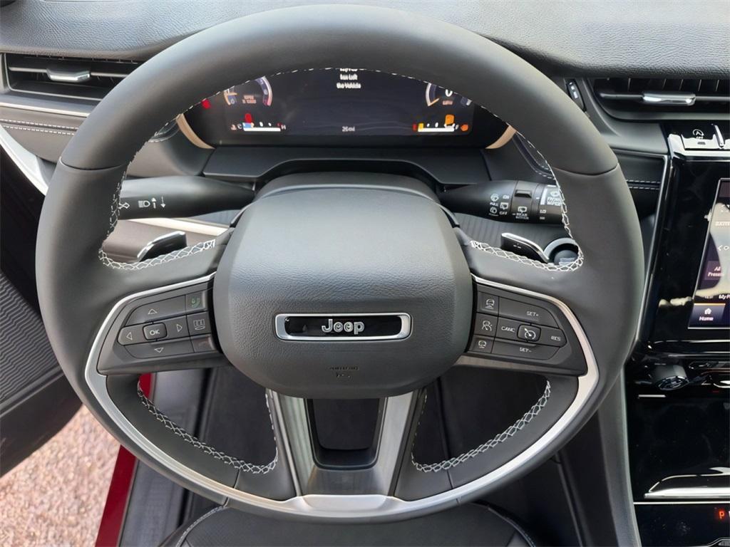 new 2025 Jeep Grand Cherokee car, priced at $40,072