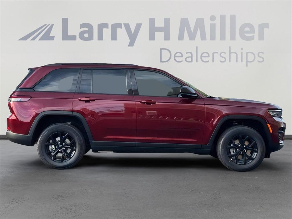 new 2025 Jeep Grand Cherokee car, priced at $40,072