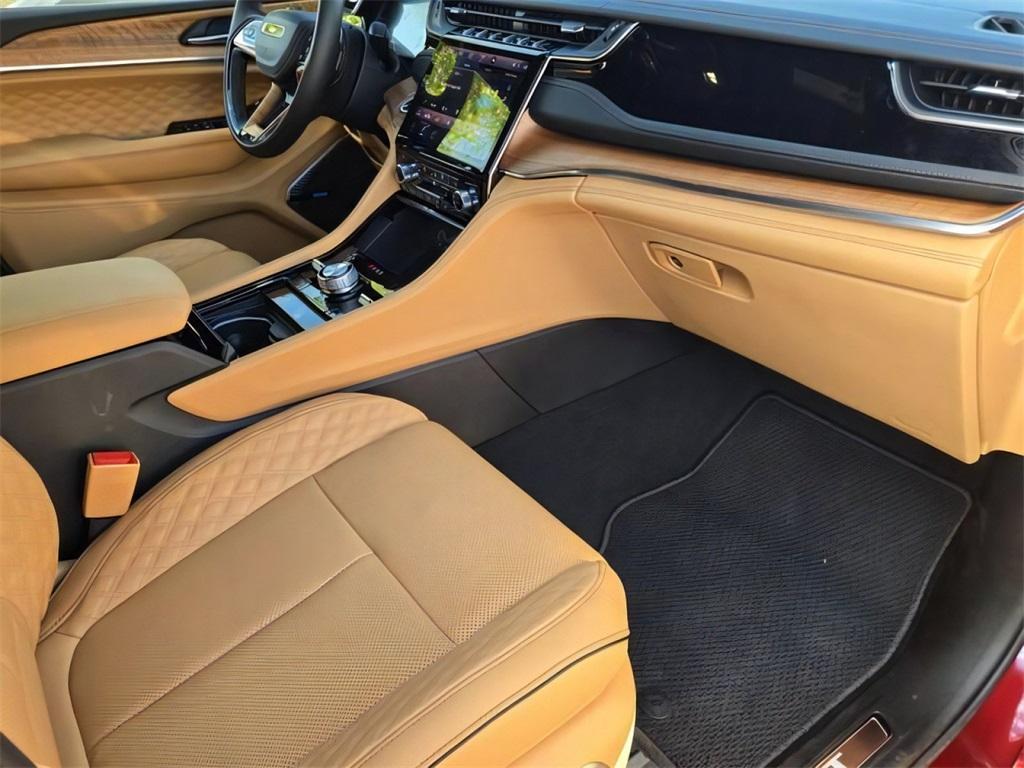used 2025 Jeep Grand Cherokee car, priced at $55,500