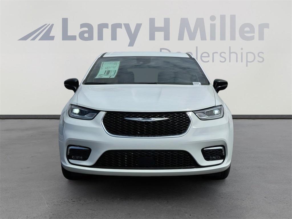new 2026 Chrysler Pacifica car, priced at $43,460