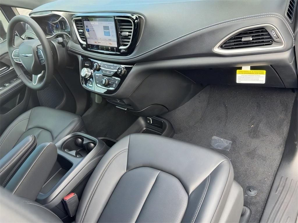 new 2026 Chrysler Pacifica car, priced at $43,460