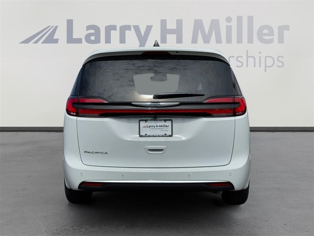 new 2026 Chrysler Pacifica car, priced at $43,460