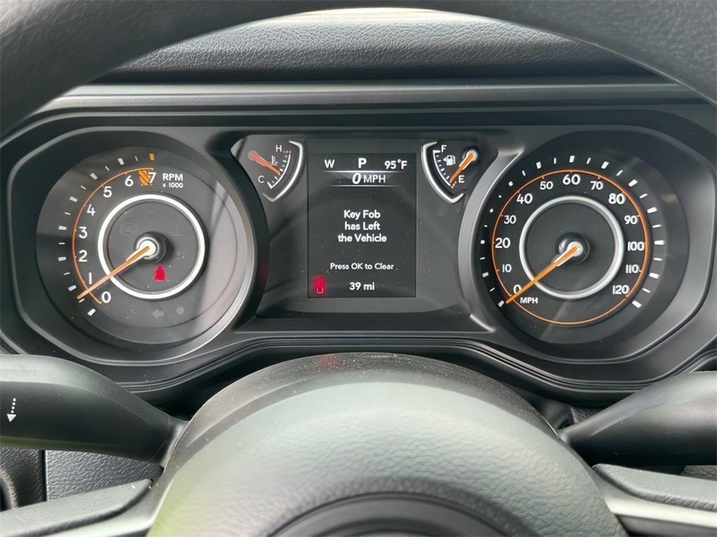 new 2025 Jeep Gladiator car, priced at $39,277