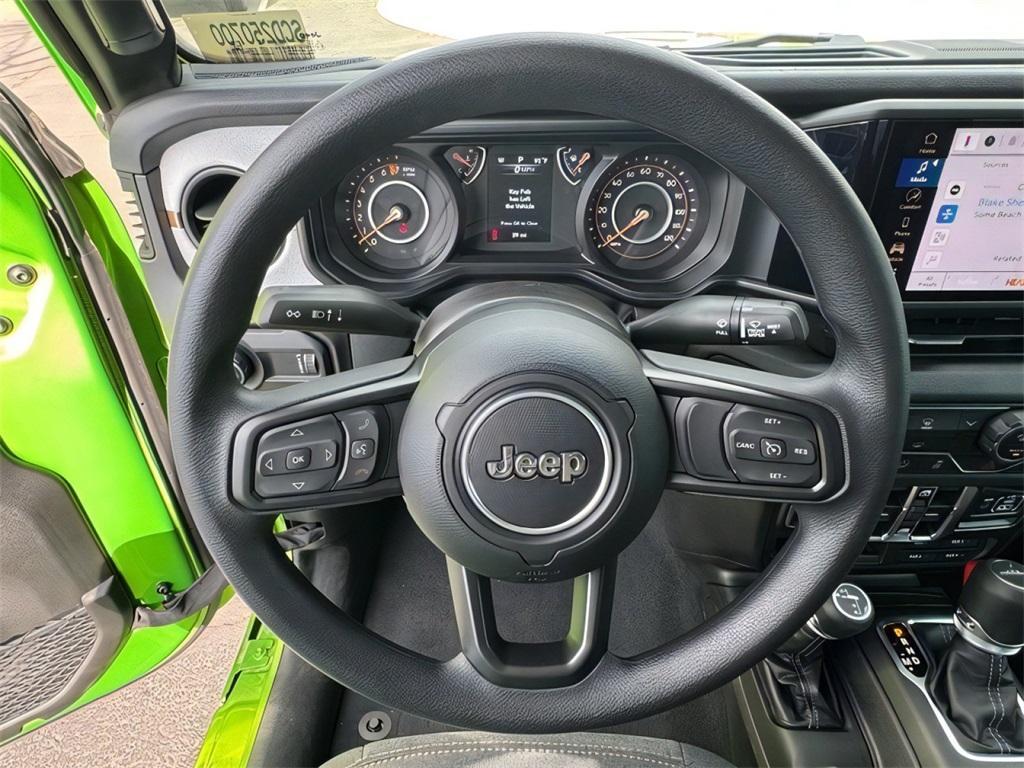 new 2025 Jeep Gladiator car, priced at $39,277