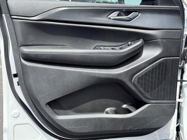 new 2025 Jeep Grand Cherokee L car, priced at $39,467