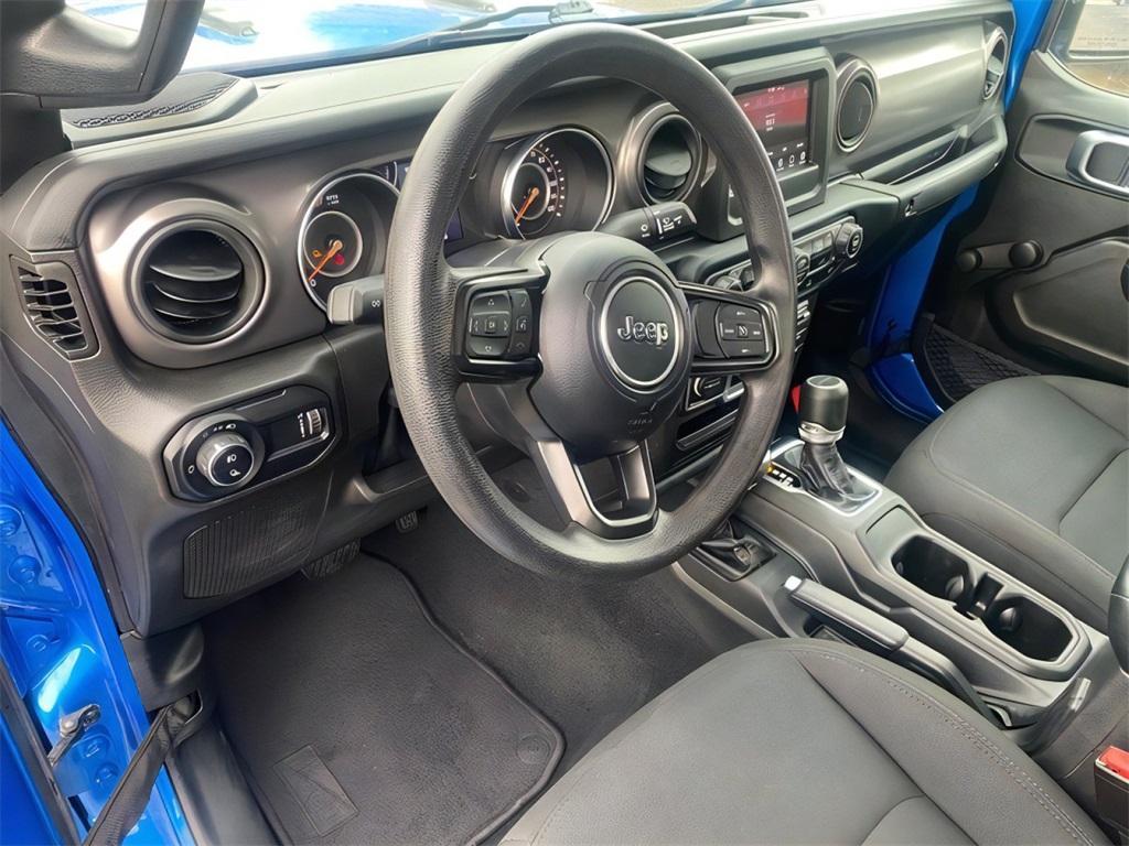 used 2023 Jeep Gladiator car, priced at $28,000