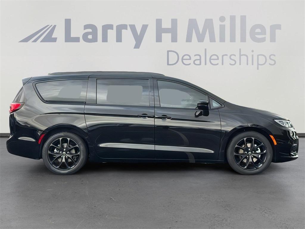 new 2026 Chrysler Pacifica car, priced at $49,417