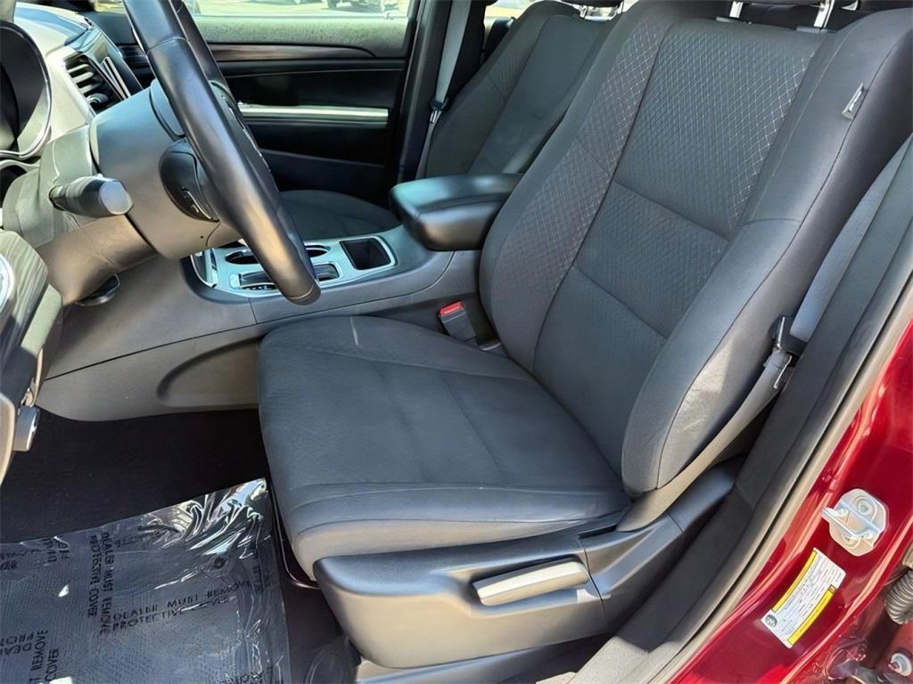 used 2019 Jeep Grand Cherokee car, priced at $14,000