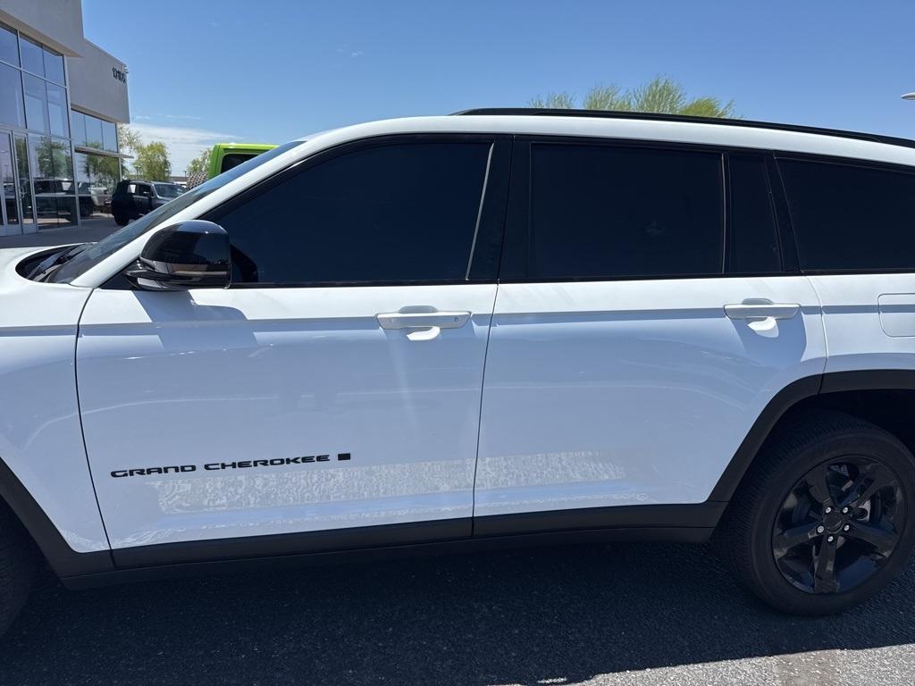 used 2024 Jeep Grand Cherokee L car