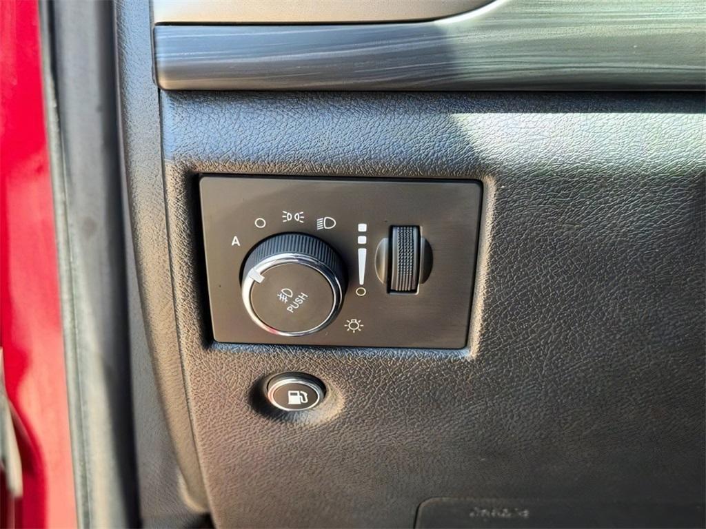 used 2021 Jeep Grand Cherokee car, priced at $22,500