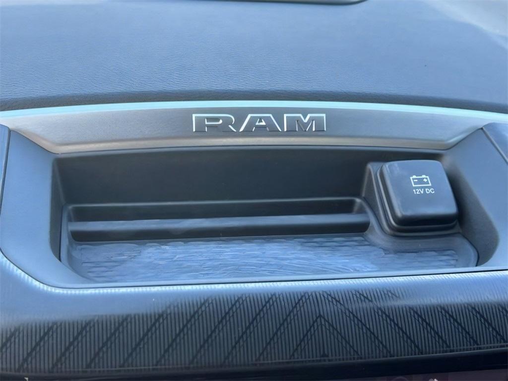 new 2025 Ram 1500 car, priced at $47,075