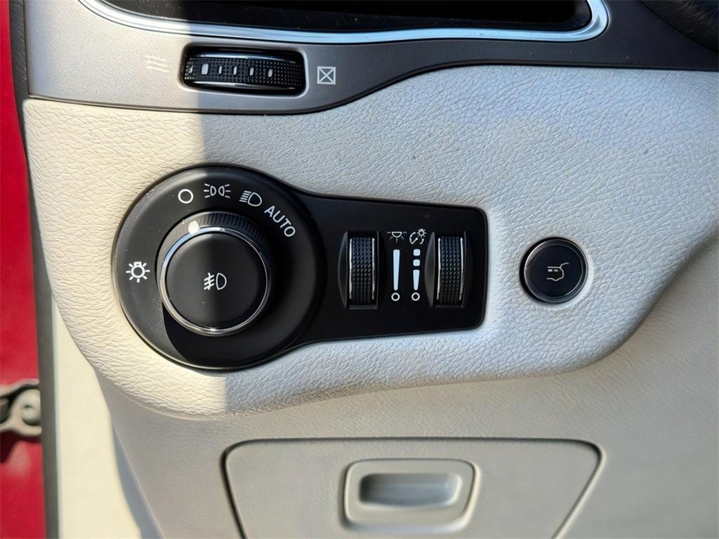 used 2021 Jeep Cherokee car, priced at $19,000