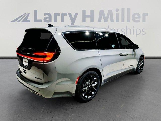 new 2025 Chrysler Pacifica car, priced at $46,107