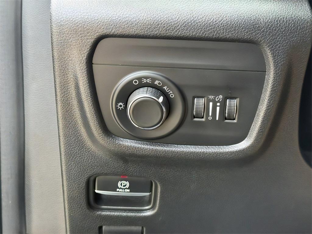 used 2022 Jeep Grand Cherokee car, priced at $29,000