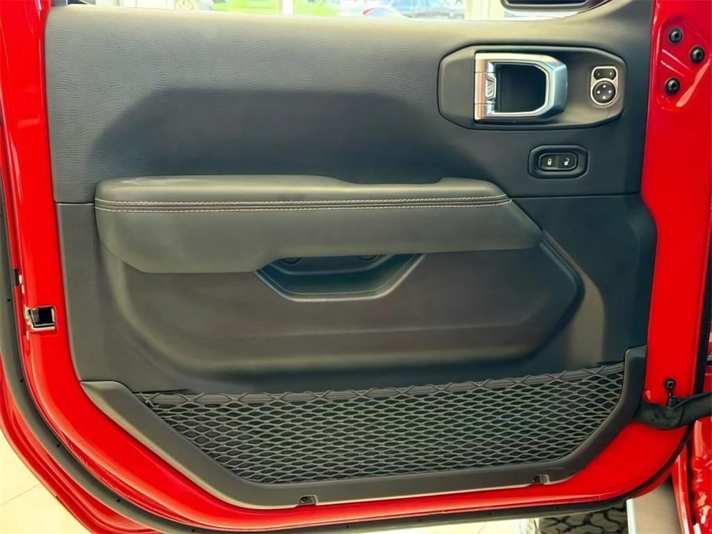 new 2025 Jeep Wrangler car, priced at $101,327