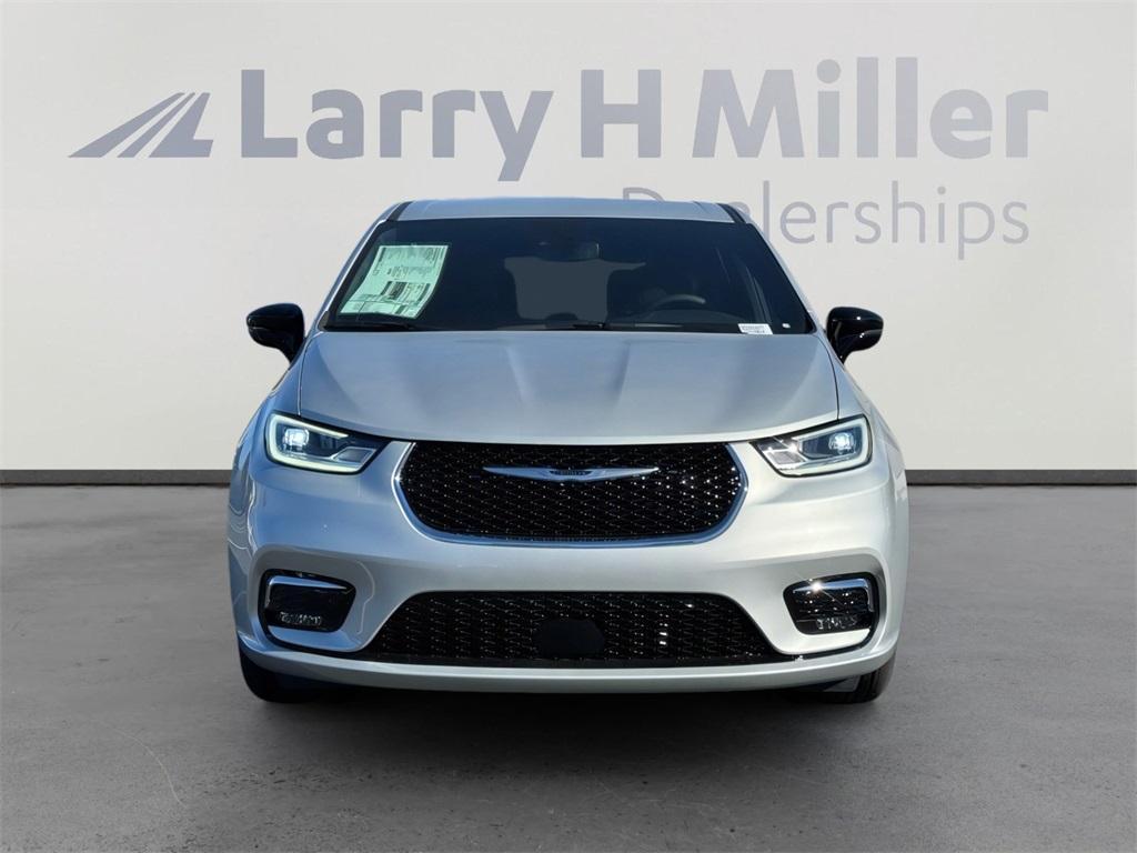 new 2026 Chrysler Pacifica car, priced at $42,335