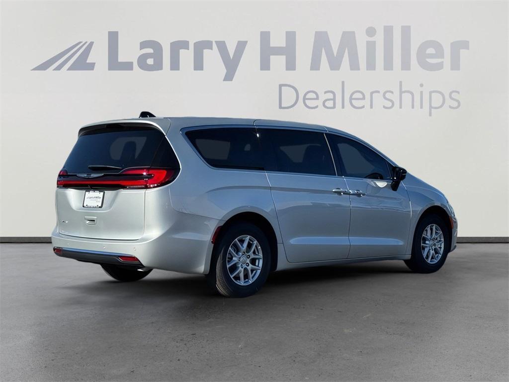 new 2026 Chrysler Pacifica car, priced at $42,335