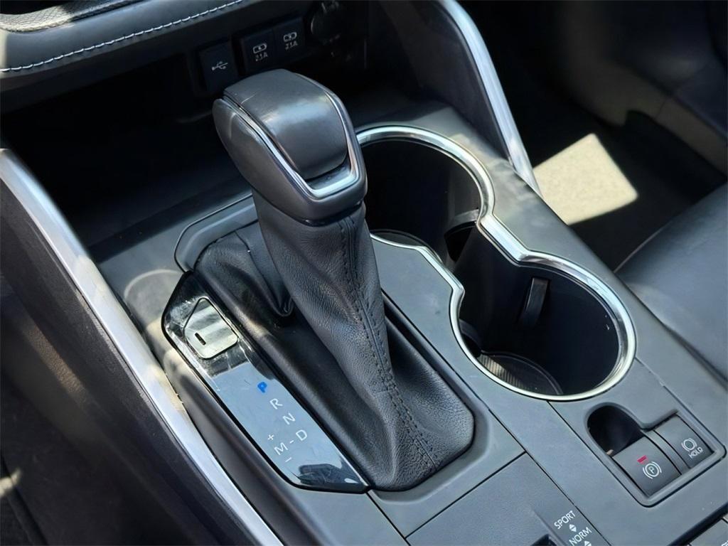 used 2021 Toyota Highlander car, priced at $38,000