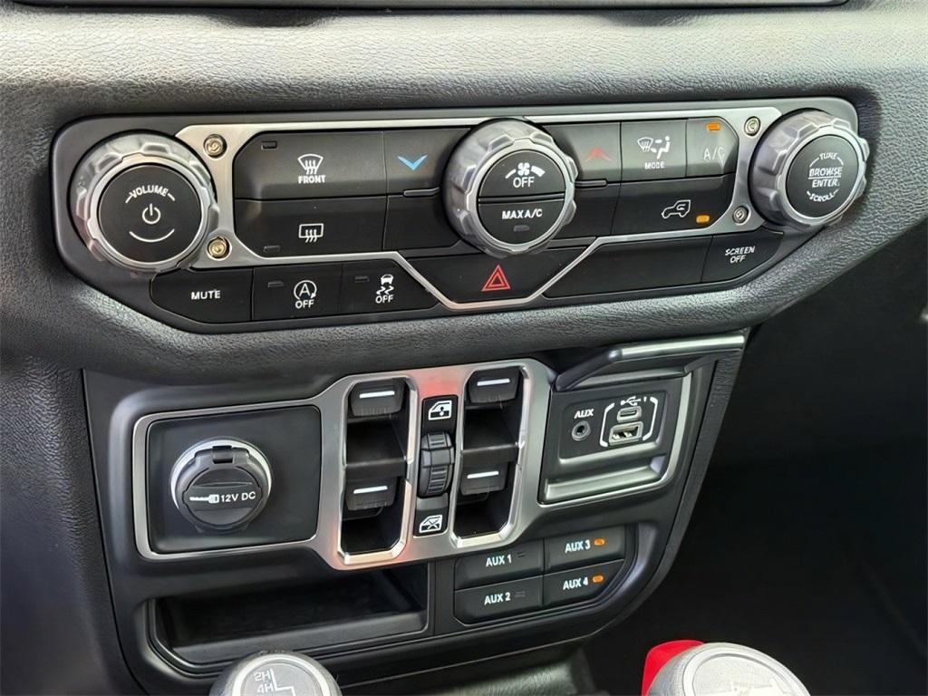 new 2025 Jeep Wrangler car, priced at $43,282