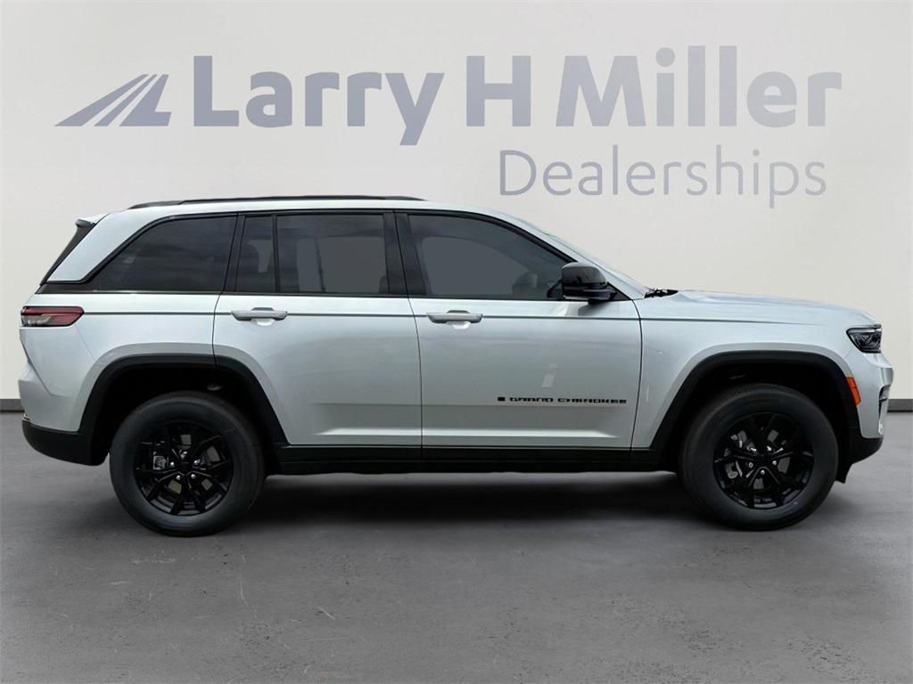 new 2025 Jeep Grand Cherokee car, priced at $39,122