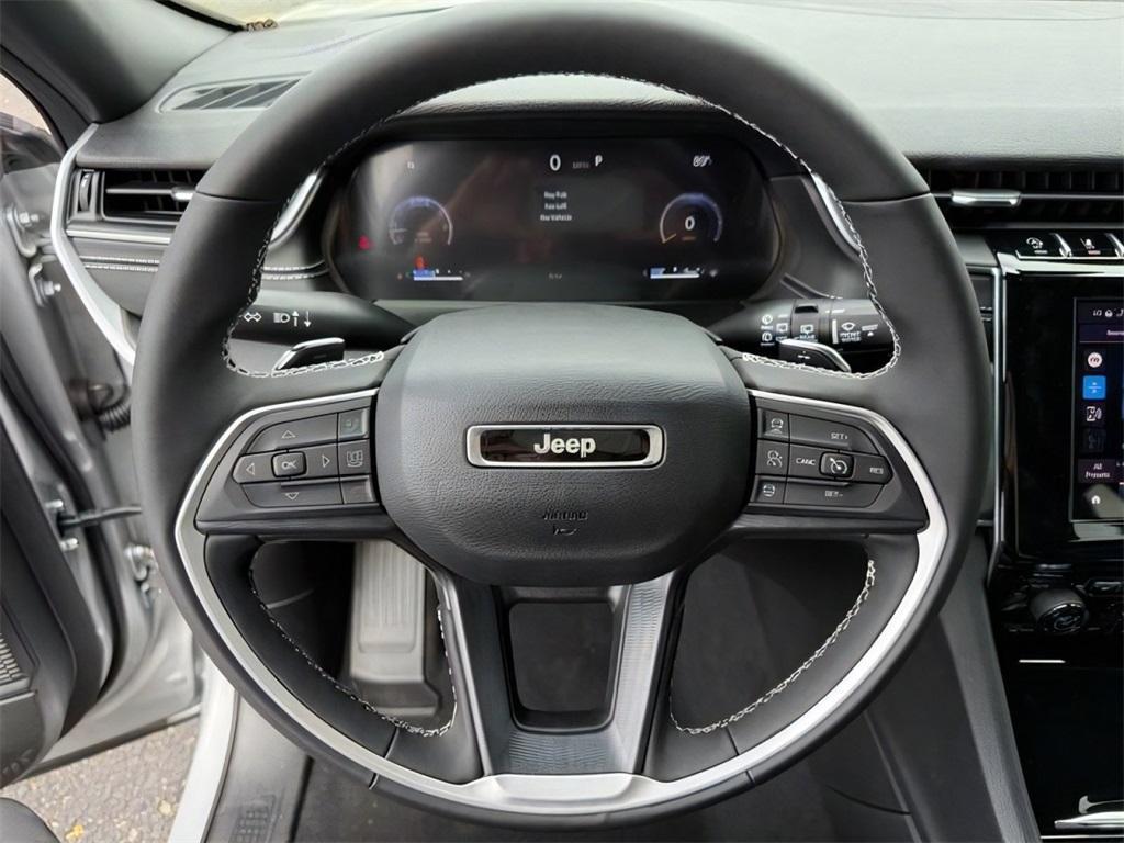 new 2025 Jeep Grand Cherokee car, priced at $39,122
